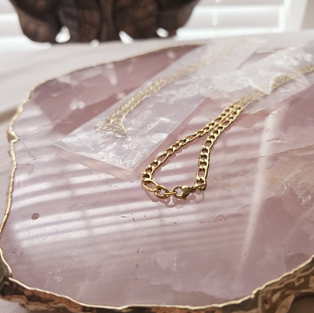 Elegant Gold Chain Necklace